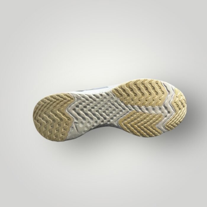 NIKE ODYSSEY REACT FLYKNIT WOLF - Image 3